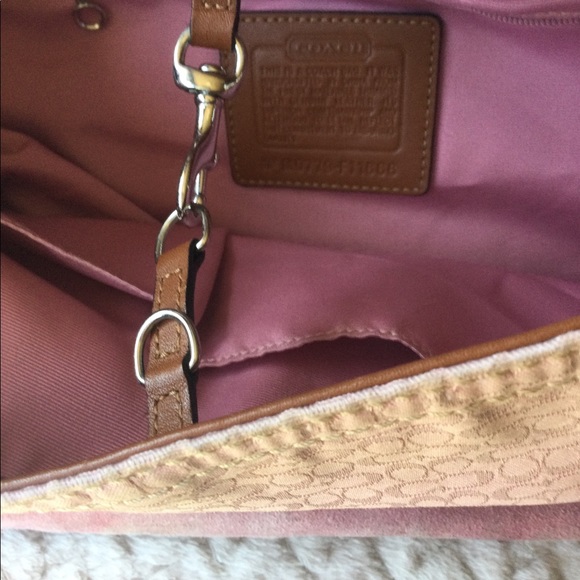 Pink Coach purse - Picture 6 of 7